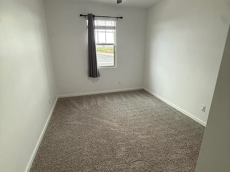 11002 W Marguerite Ave — Photo 17