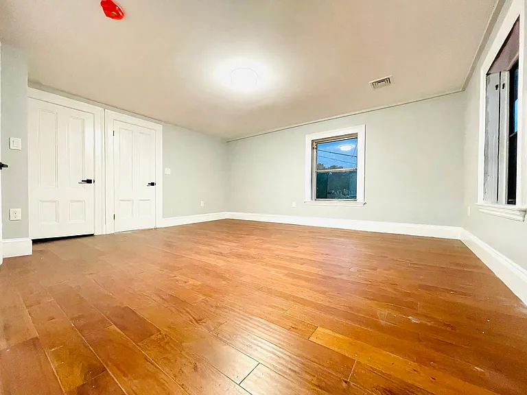21 Maple St — Photo 11