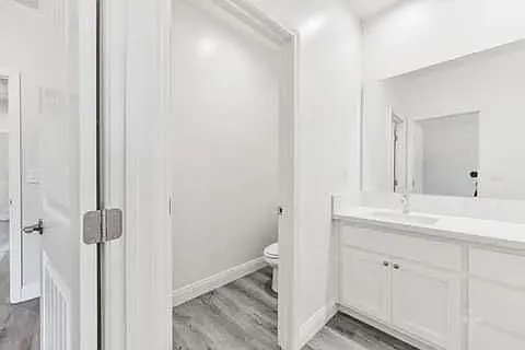 401 Abigail St — Photo 20