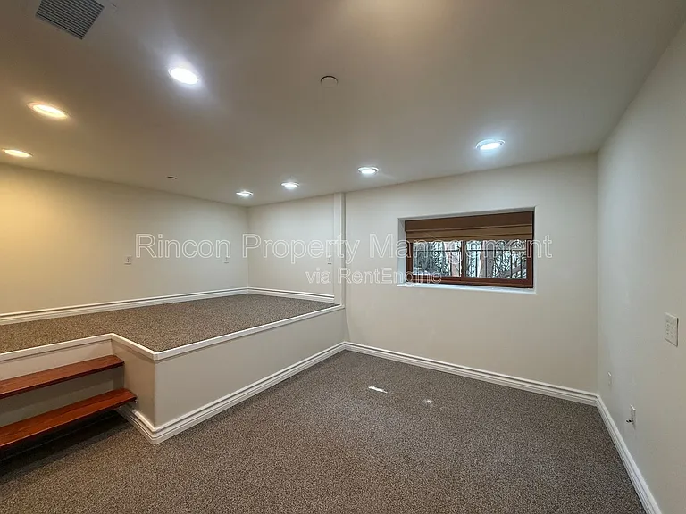 2166 Palomar Ave — Photo 26
