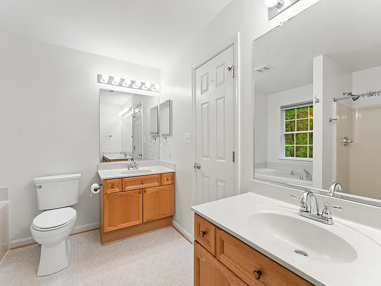 10105 Cotter Ct — Photo 12