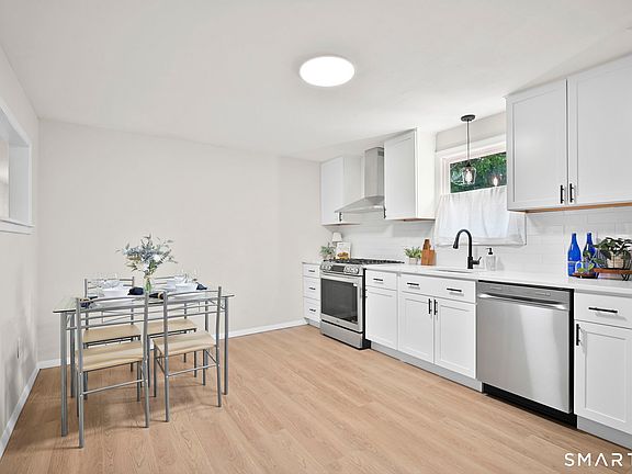 3rd image of 31 Meadowlark Road