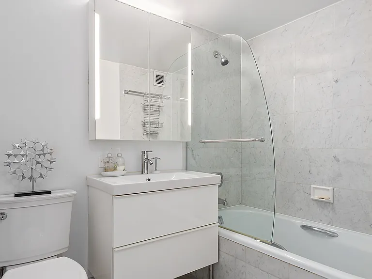 2 S End Ave #8L — Photo 8