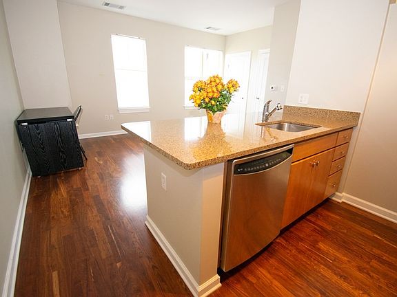3rd image of 5 Repton Cir Unit 5111