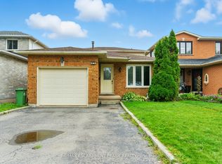 15 Gisele Dr, Hamilton, ON L9B 2M5