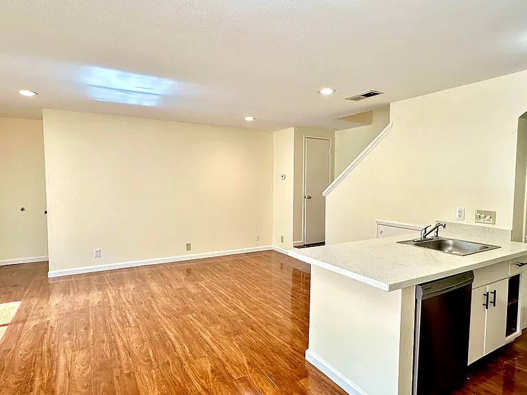 43308 Grimmer Blvd — Photo 3
