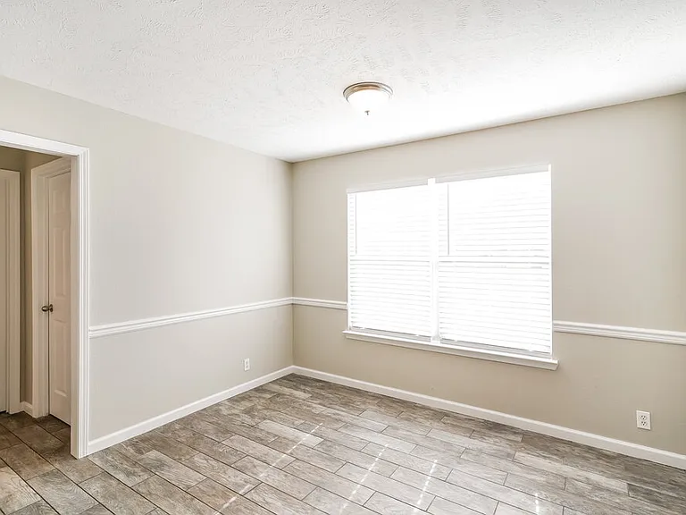 1312 S Hampton Ct — Photo 6