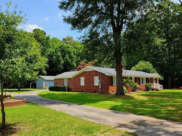 121 Old Moore Rd, Selma, NC 27576
