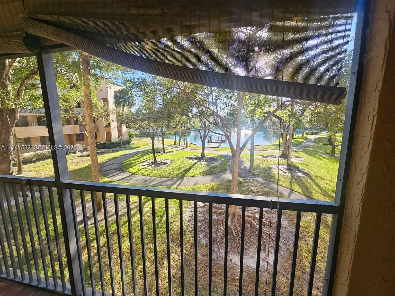 Jacaranda Heights Condo — Photo 2