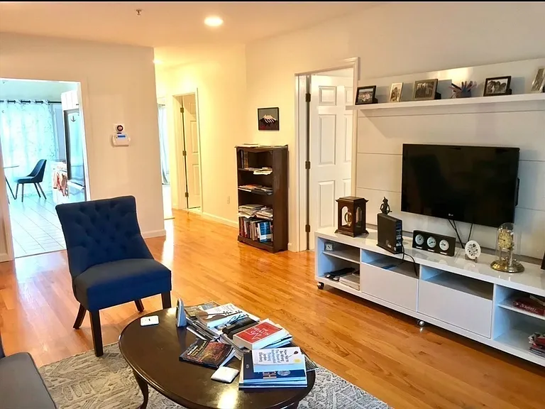20 Cameron St #102 — Photo 2