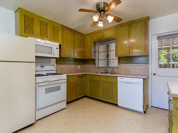 5th image of 3331 W Orangewood Ave