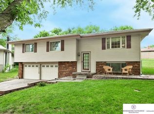 14115 Washington Cir, Omaha, NE 68137