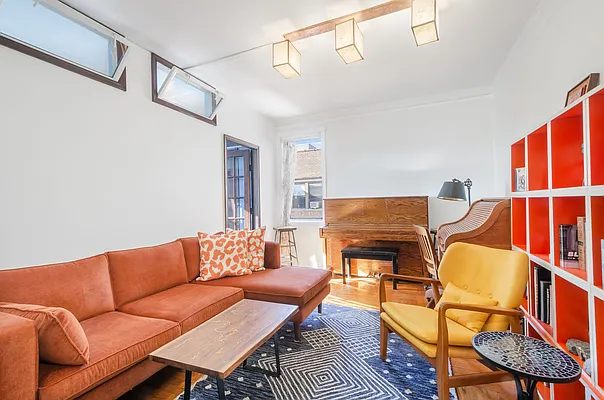 Sold by Compass | media 18