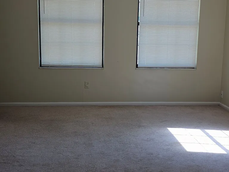 484 Tamarack St — Photo 9