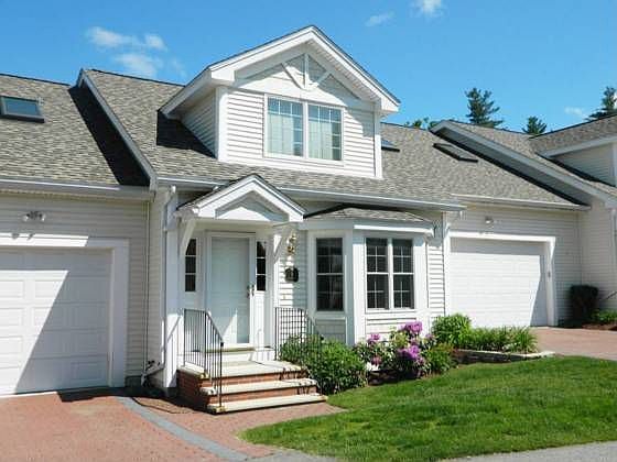 1st image of 8 Hartswood Dr