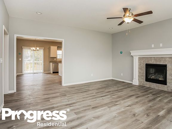 4th image of 1802 SW Hilltop Ct