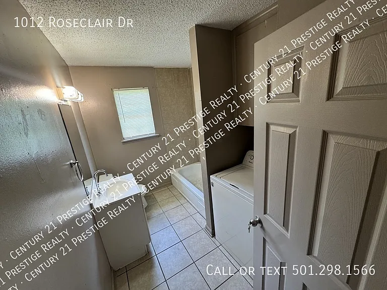 1012 Roseclair Dr — Photo 8