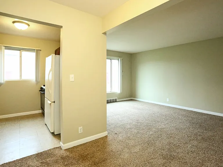 INFINITY PARK APTS & TOWNHOMES — Photo 10