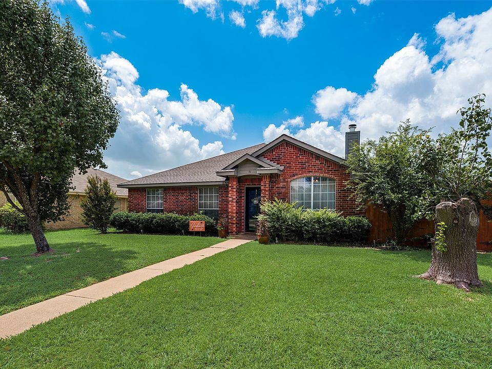 1st image of 2704 Pioneer Ln