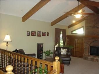 3rd image of 1100 NW Heatherwood Dr