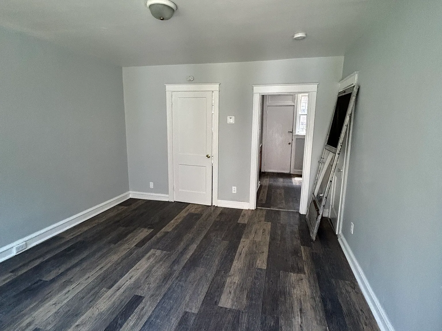 Studio, $699 — Photo 2