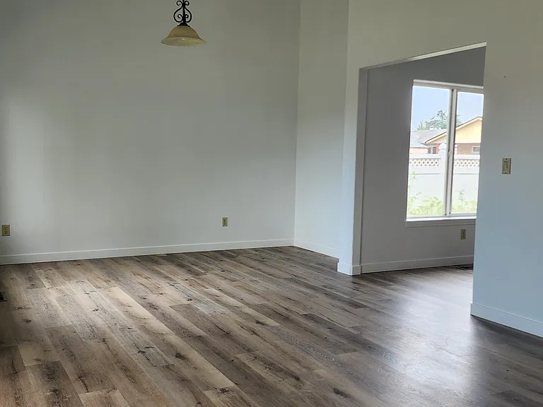 405 Cindy Ln — Photo 4