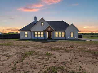 409 Oneal Ln, Jacksboro, TX 76458