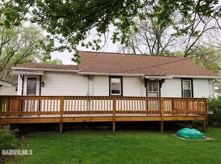 204 W McKimmy St, Davis, IL 61019