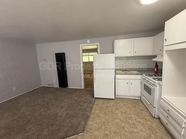 1200 Coal Ave SW #10 — Photo 10