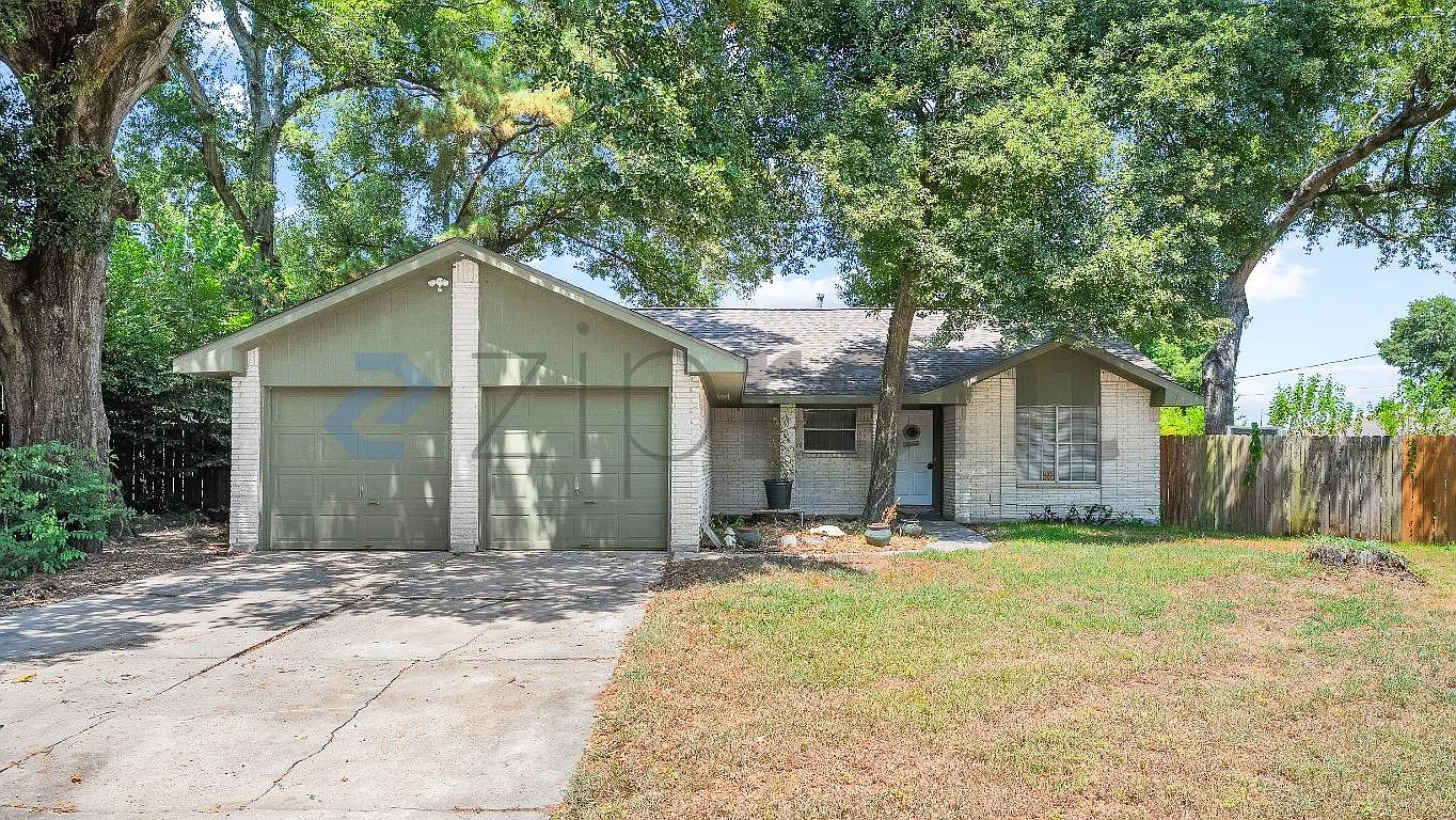 4 bed, 1600 sqft, $1,925 — Photo 1