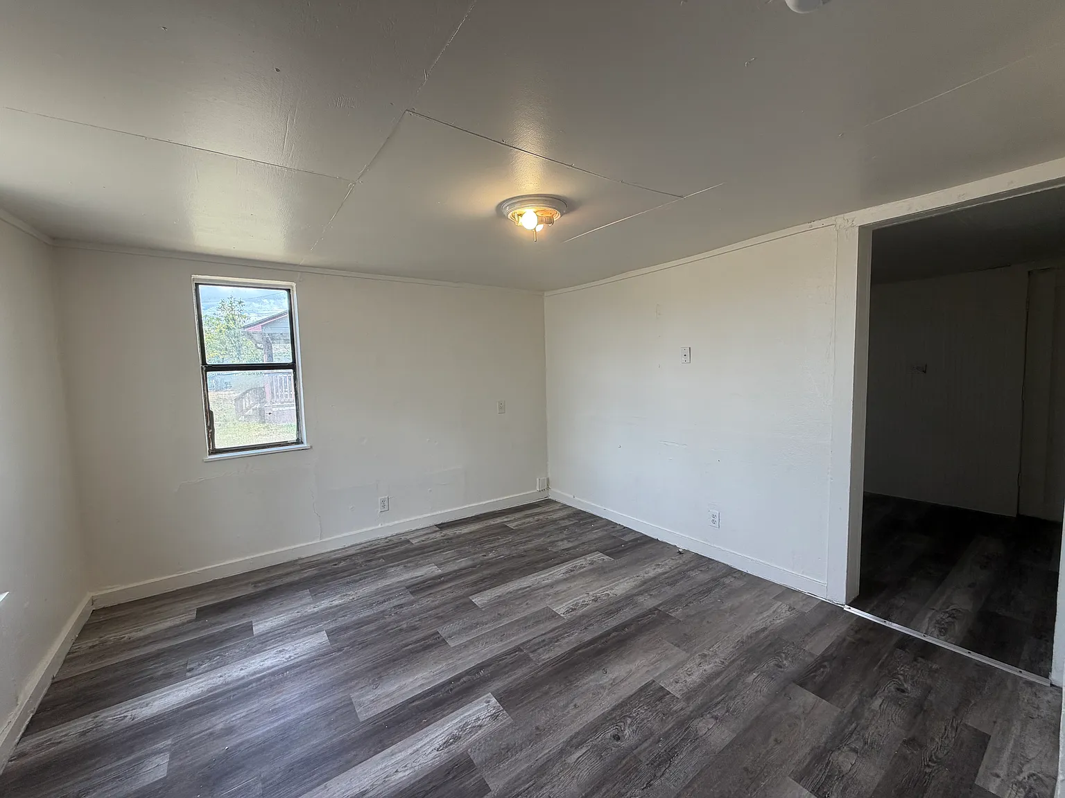 2 bed, $750 — Photo 2