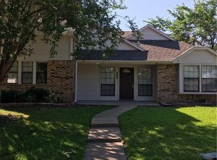 502 Country View Ln, Garland, TX 75043