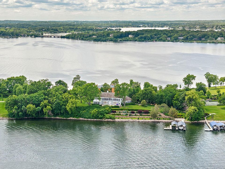 1st image of 1480 Bracketts Point Rd