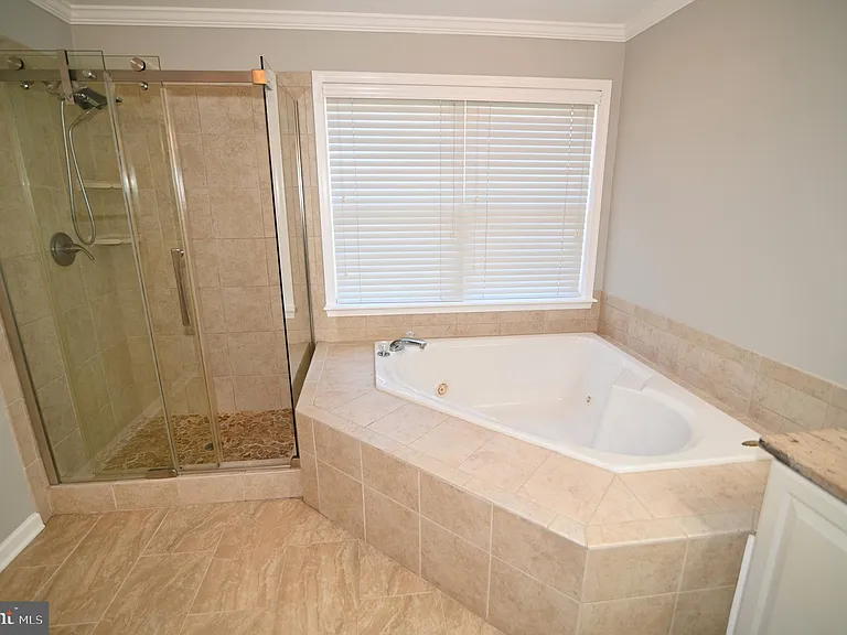 4502 Rockdale Ln — Photo 37