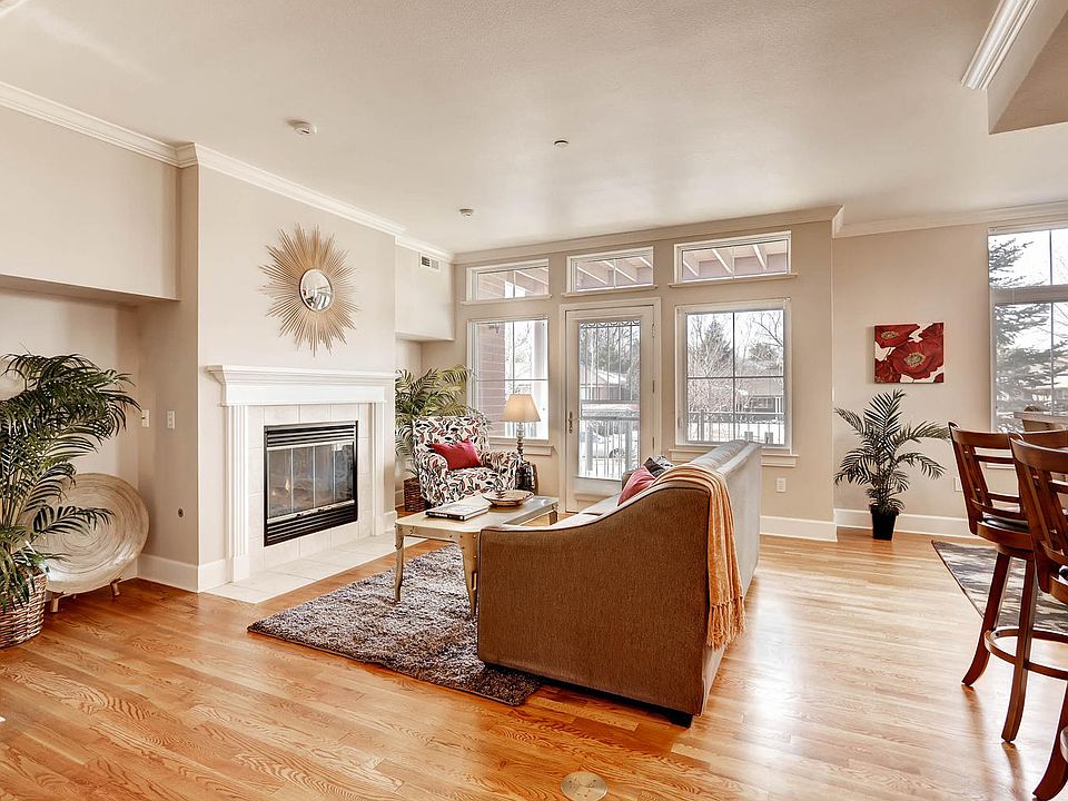 1st image of 300 N Hudson St Unit 101