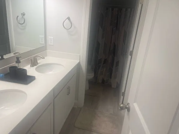 1920 Stackhouse Dr, Fayetteville, NC 28314