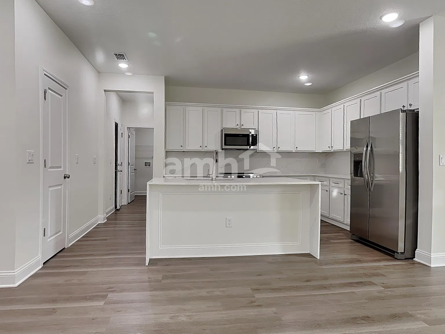 4 bed, 2.5 bath, 2053 sqft, $2,305 — Photo 3
