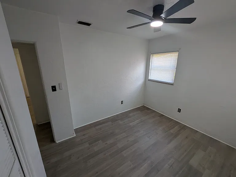 10981 Village Green Ave — Photo 21