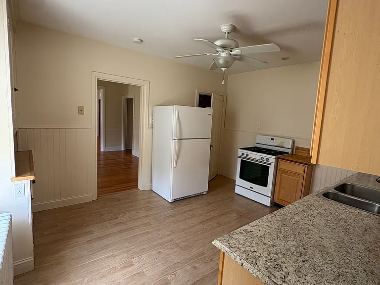 806 Pleasant Ave — Photo 7