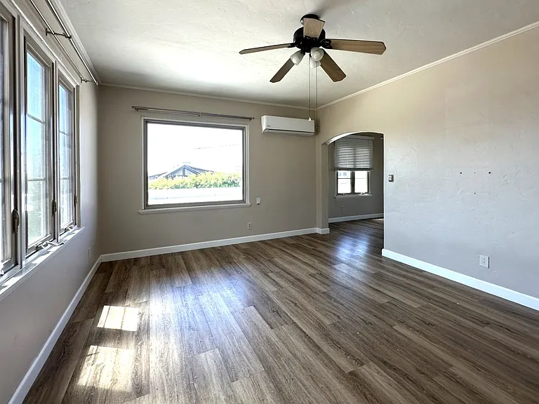 1330-1334 Sassafras St — Photo 8