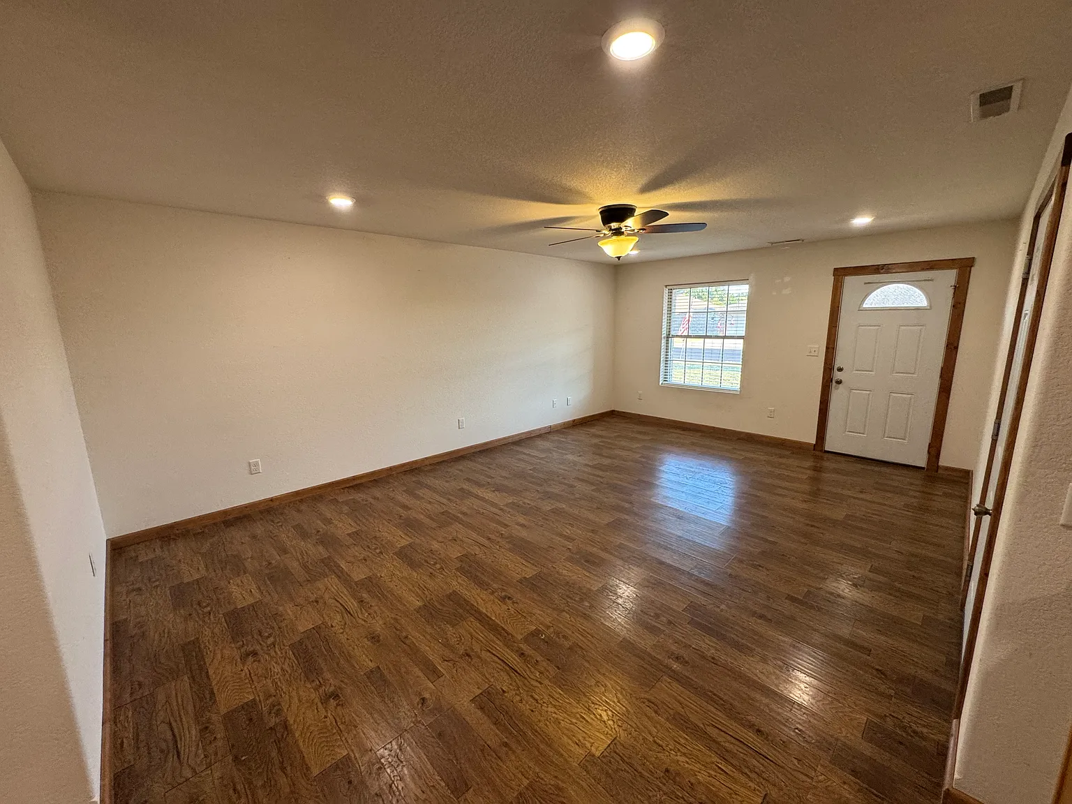 2 bed, 1300 sqft, $1,150 — Photo 4