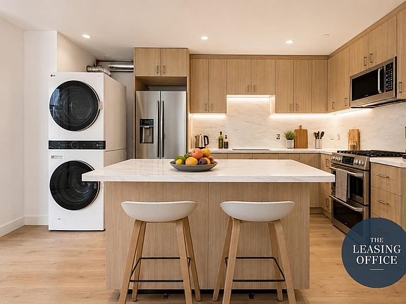 3rd image of 315 Greenwich St APT 4