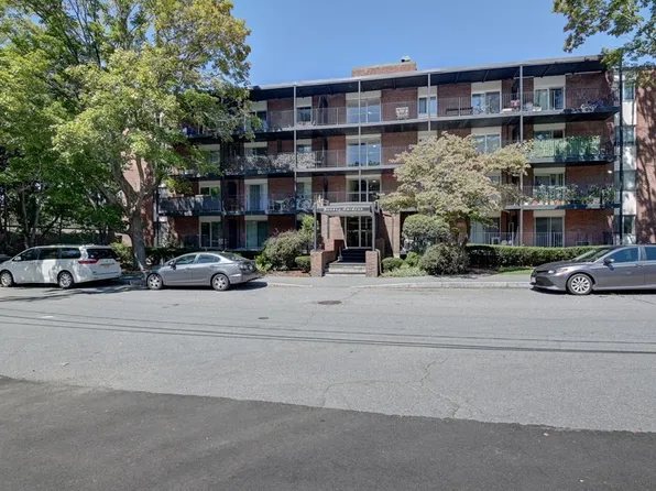 45 Oval Rd APT 31, Quincy, MA 02170