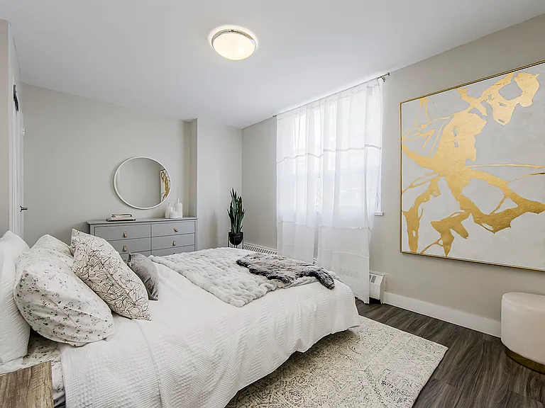 80 Gowan Ave — Photo 4