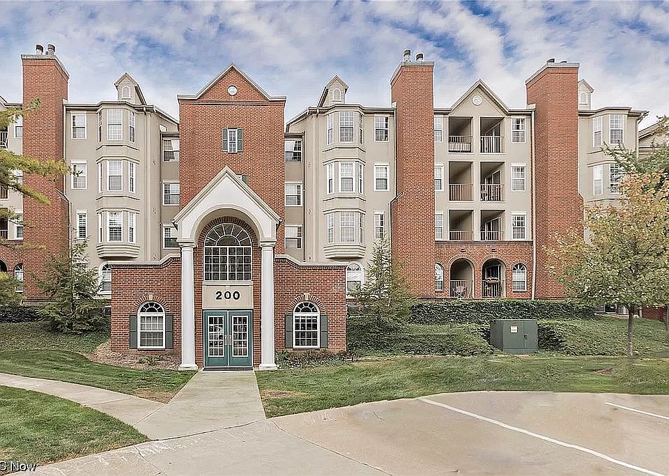 Building 200 Main Entrance