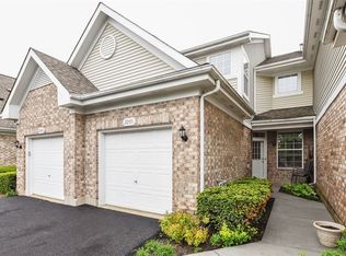 2055 Crossing Ct, Lombard, IL 60148