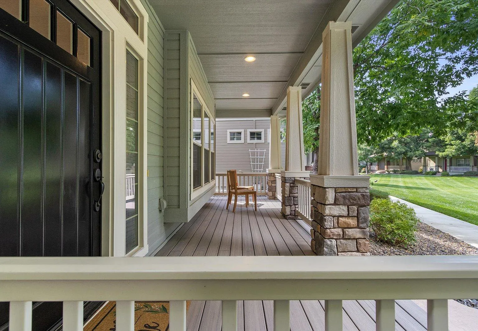 3 bed, 2.5 bath, 2088 sqft, $6,700 — Photo 2