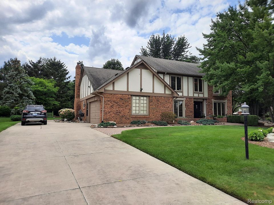 1st image of 144 Telford Dr