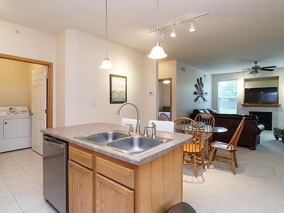 5th image of 10325 Providence Dr Unit 103