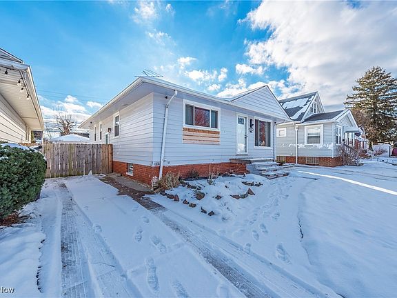 3rd image of 14205 Highlandview Ave